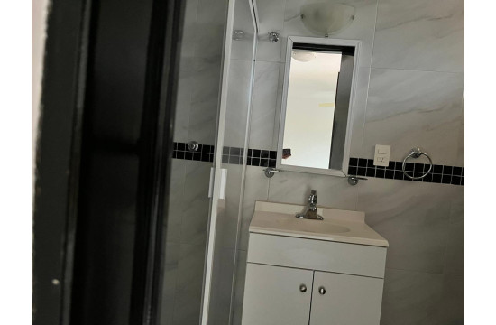 Bonita Casa Equipada en Venta con Alberca Común