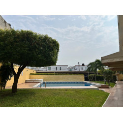 Hermosa Casa Equipada en Venta con Alberca Común