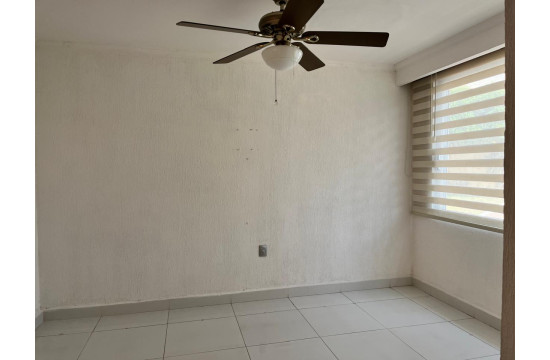 Hermosa Casa Equipada en Venta con Alberca Común