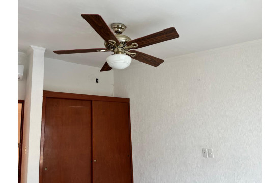 Hermosa Casa Equipada en Venta con Alberca Común