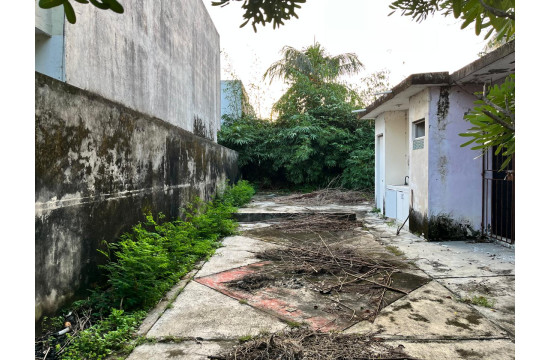 ¡Oportunidad de Inversión! Terreno Completo con Construcción en Venta