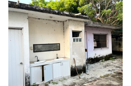 ¡Oportunidad de Inversión! Terreno Completo con Construcción en Venta