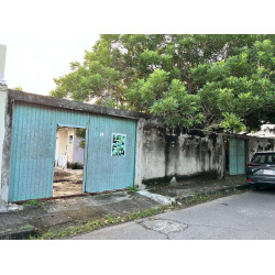 ¡Oportunidad de Inversión! Terreno Completo con Construcción en Venta