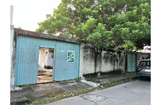 ¡Oportunidad de Inversión! Terreno Completo con Construcción en Venta